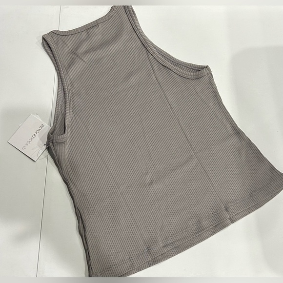 Beyond Yoga Women's Medium Formation Tank Stone Grey Gray NWT High Neckline - Picture 6 of 7